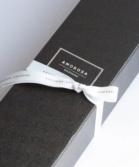 ほのかに香るパフュームリボンで高揚感を演出