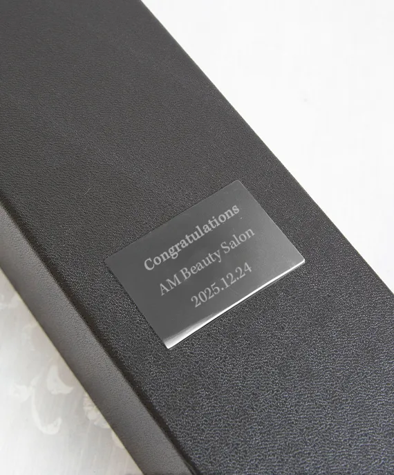 刻印プレートが選択できます（有料）