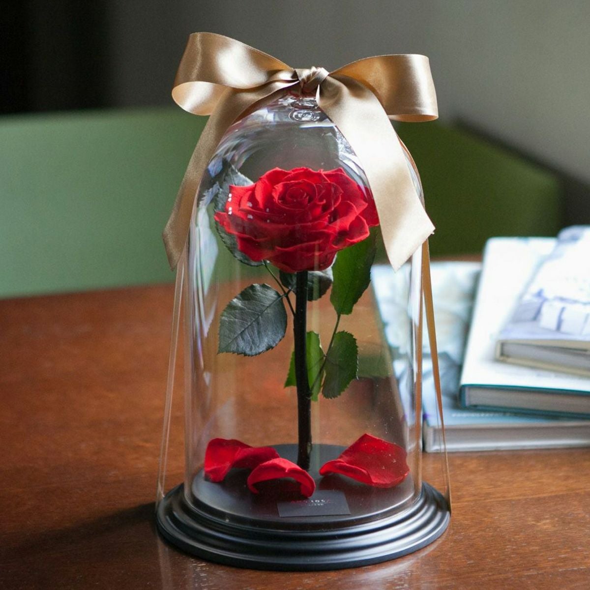 000000000275-01.jpg?size=m&w=